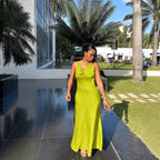 Damen Maxikleid mit tiefem Wasserfallausschnitt und figurumspielendem Schnitt R&B