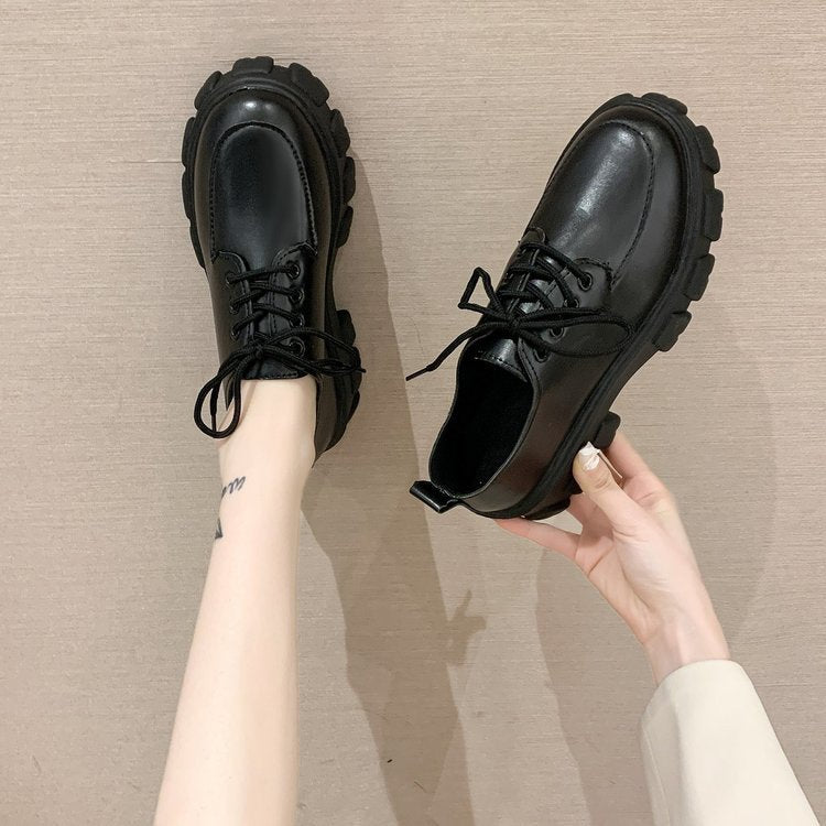 Damen Plateau-Schnürschuhe mit glanzvollem Obermaterial und komfortabler Sohle R&B