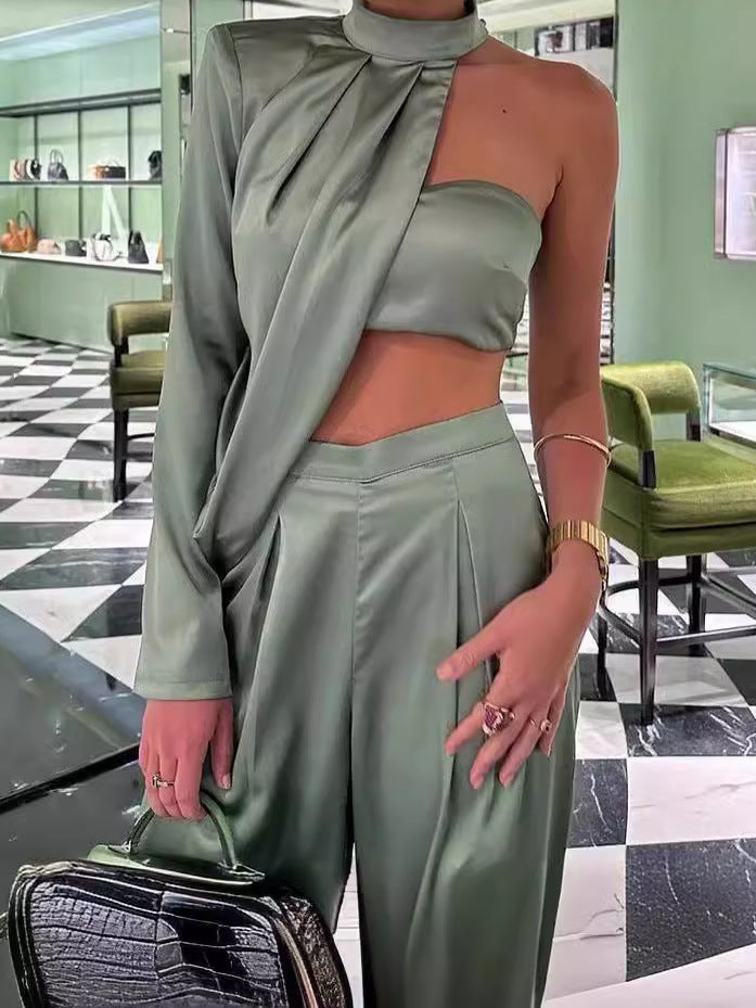Damen Schickes Zweiteiliges Outfit mit cropped Top und silk Abschluss R&B