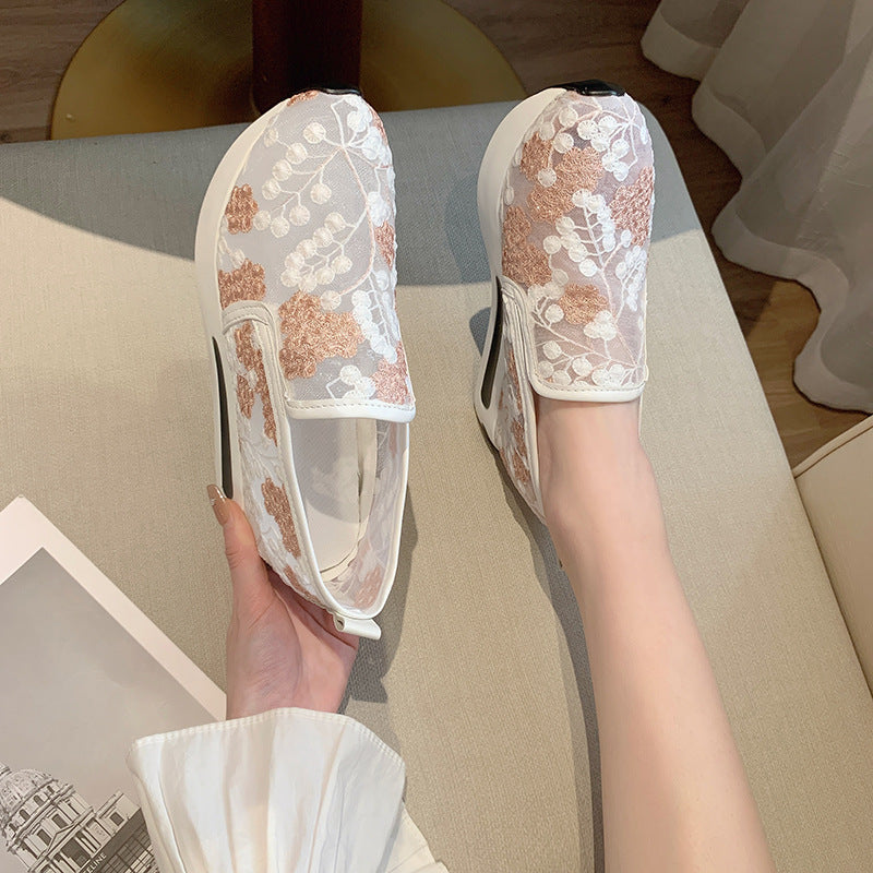 Damen Slip-On Sneaker mit modischem Blumenmusterdetail und bequemer Sohle R&B