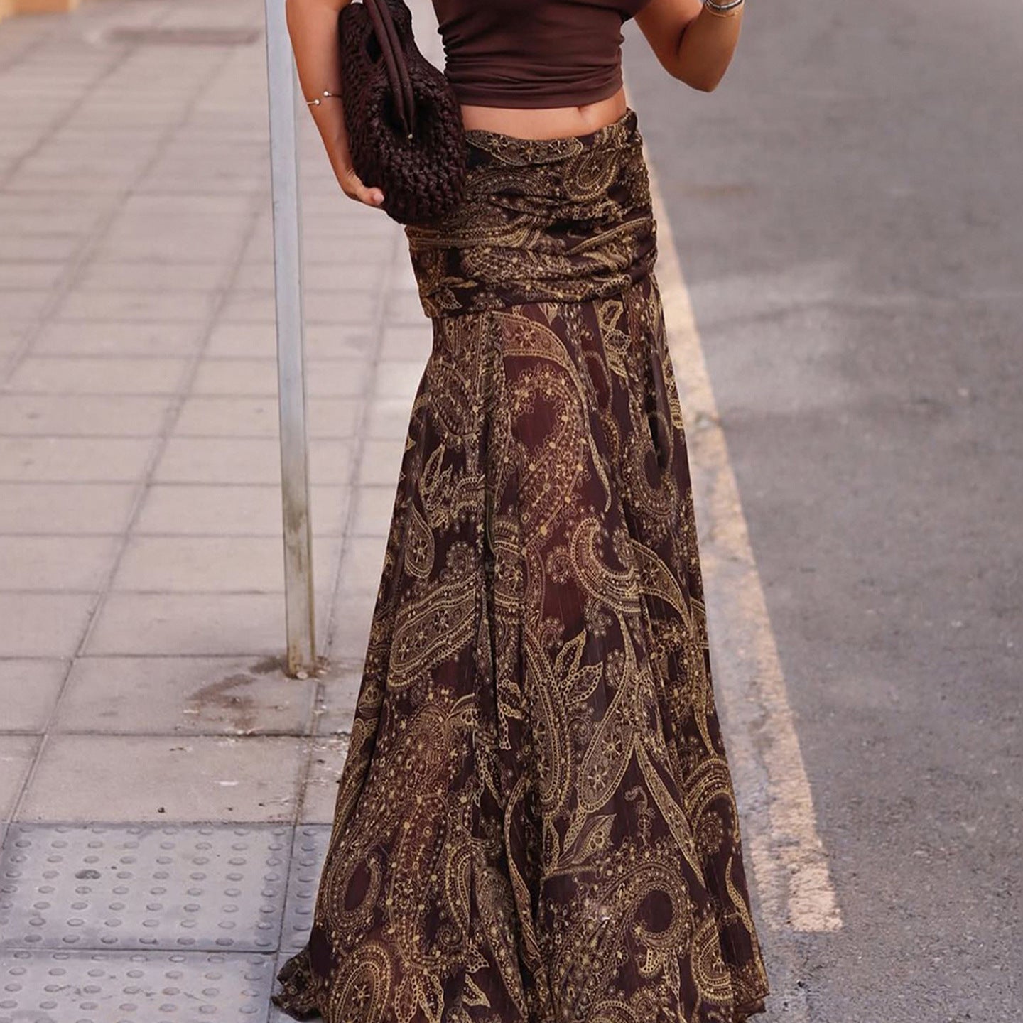 Damenrock mit asymmetrischem Saum und Paisleymuster R&B
