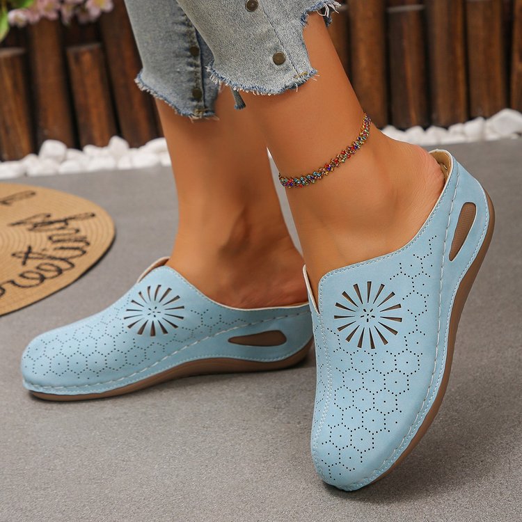 Damen luftige Clogs mit dekorativem Lochmuster und anatomischem Fußbett R&B