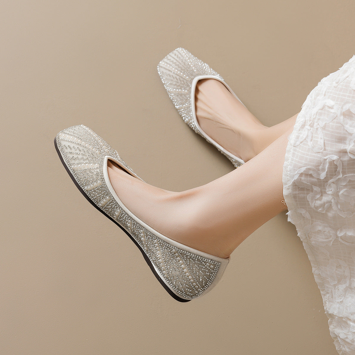 Damen Ballerinas mit glamourösem Strassdesign und elegantem Spitzenverschluss
