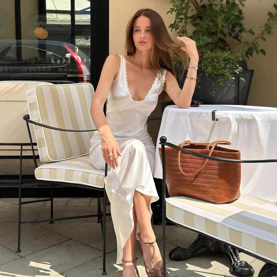 Damen elegantes Satin-Nachtkleid mit tiefem V-Ausschnitt und breiten Trägern R&B