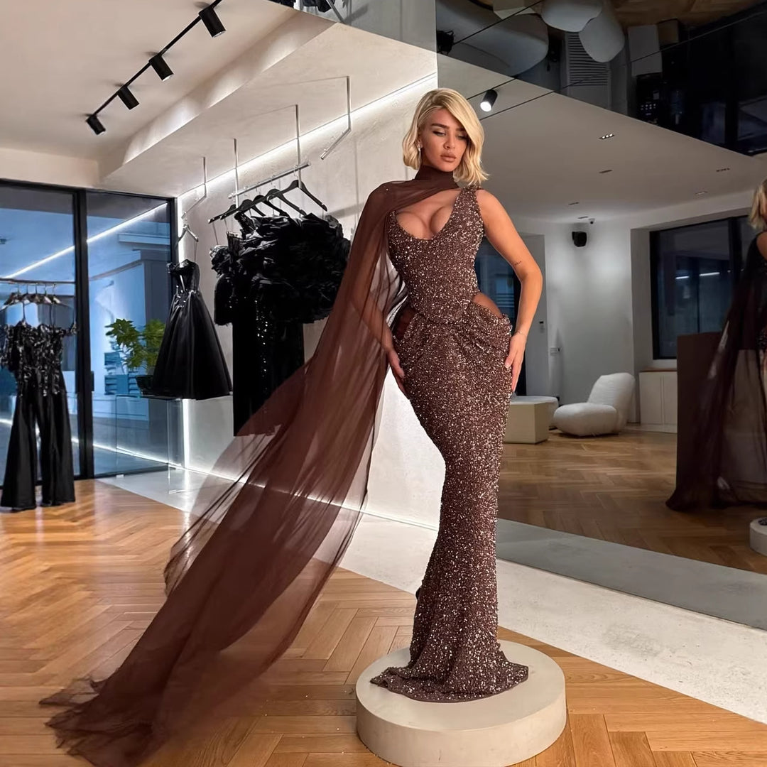Damen Glamouröses Abendkleid mit funkelnden Pailletten und dramatischem Chiffonüberwurf R&B