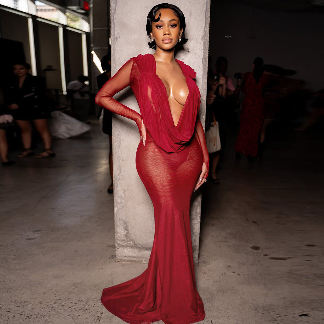 Damen Elegantes lange Kleid mit tiefem V-Ausschnitt und Raffungen R&B