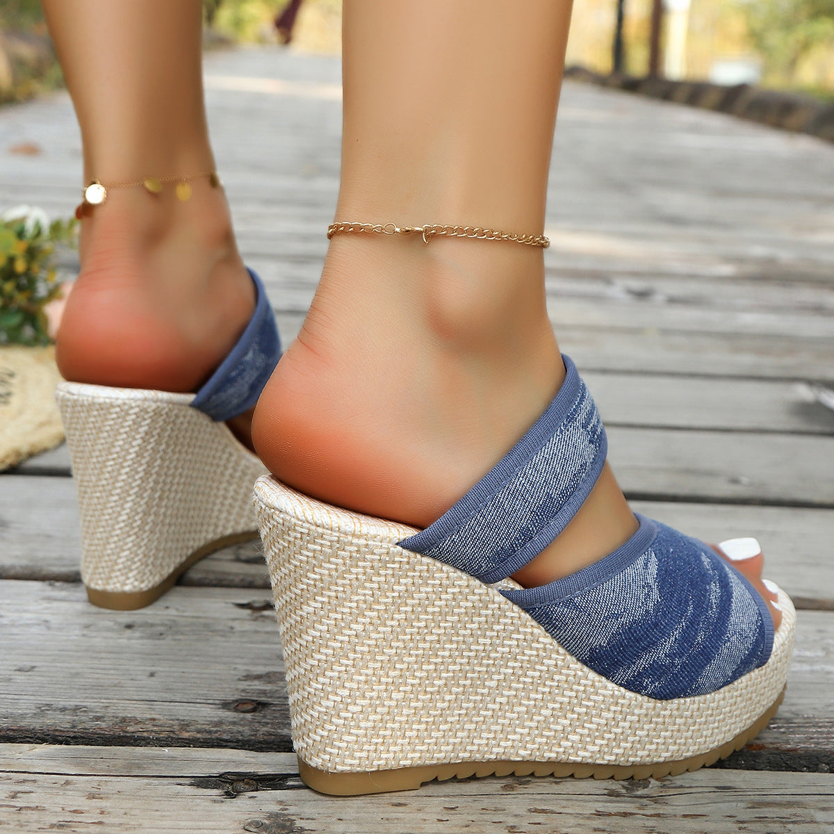 Damen Wedge-Sandaletten mit modischen Riemen und Raffinierten Details R&B