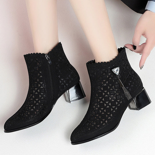 Damen Stiefeletten mit elegantem Lochdesign und raffiniertem Schmuckdetail R&B