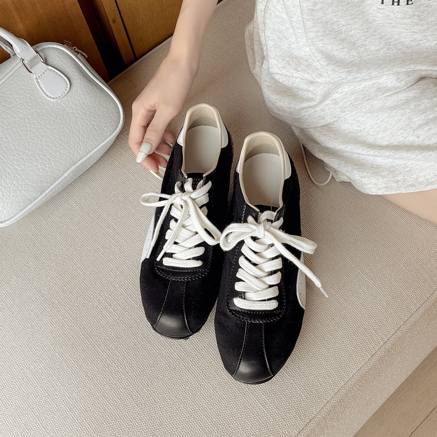 Damen Modische Freizeitsneaker im zeitlosen Design mit hochwertigen Obermaterialien R&B