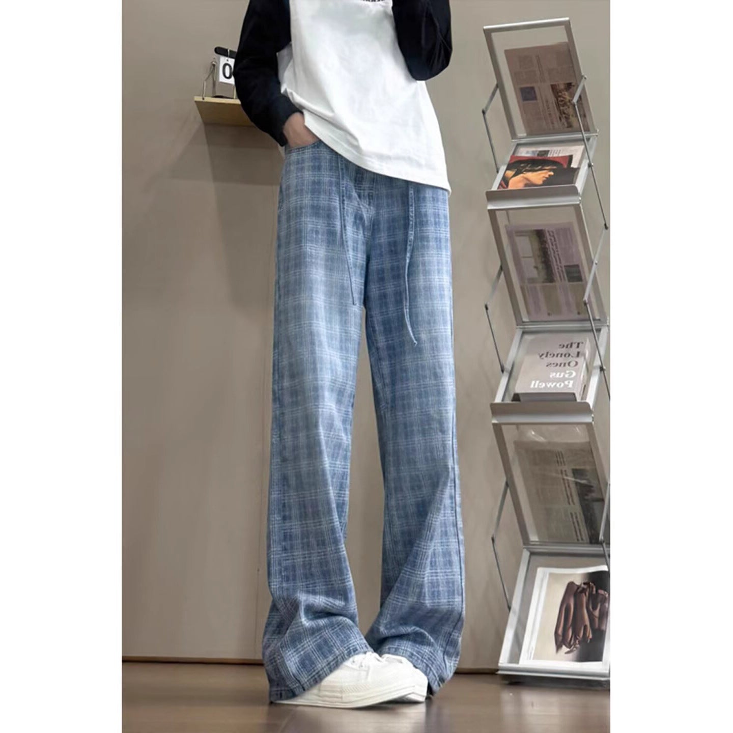 Damen weit geschnittene Karottenhose mit modernem Karo-Design