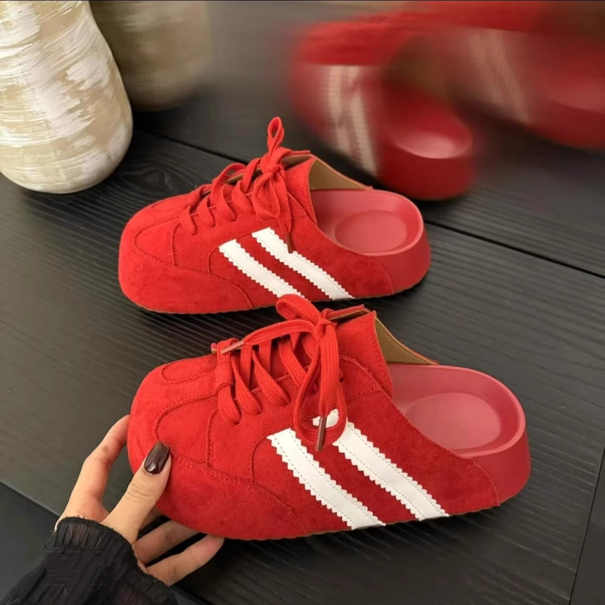 Damen Clogs im sportlichen Design mit hochwertigem Wildleder und klassischer Schnürung R&B