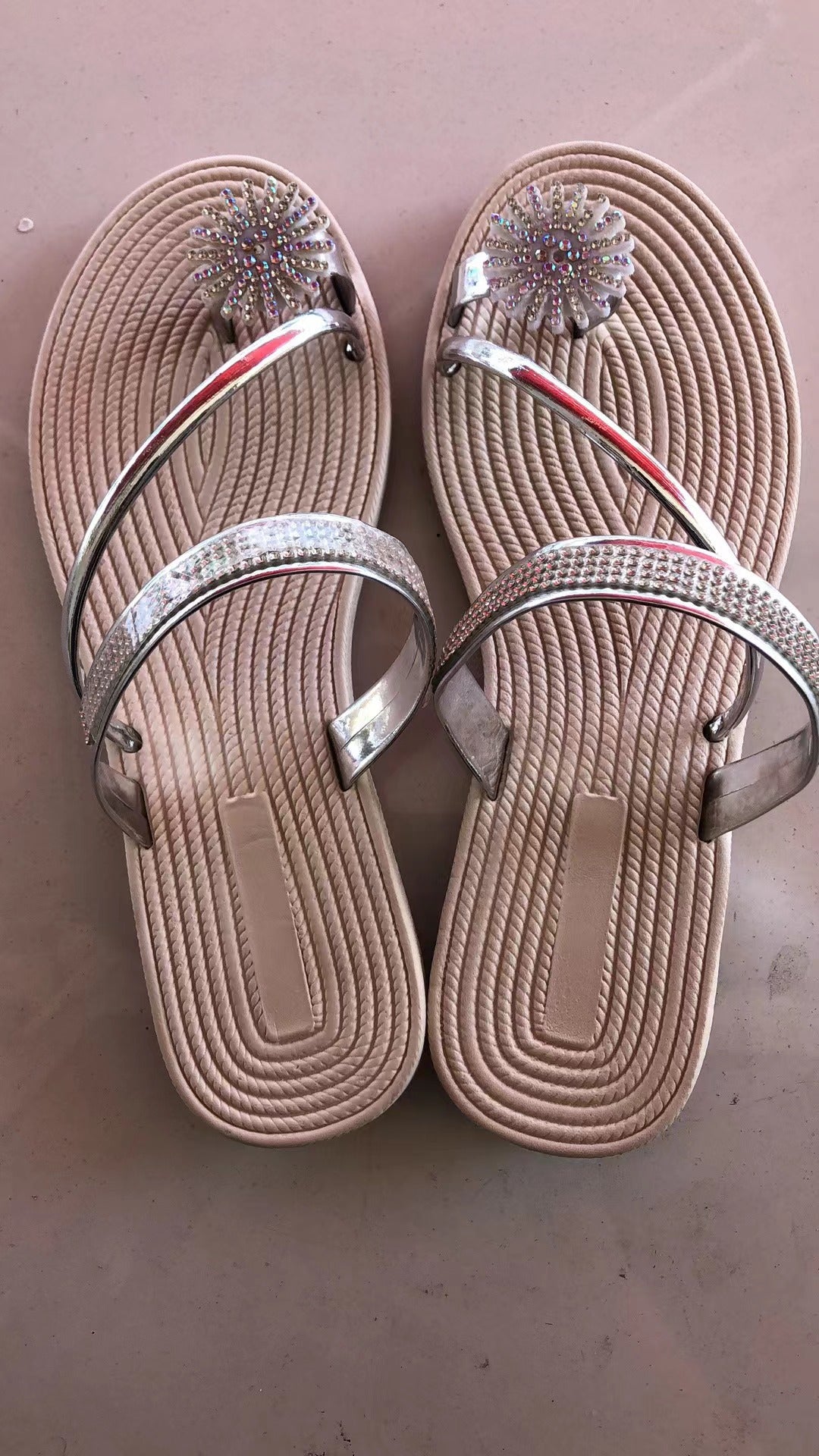 Damen Zierliche Modische Flip-Flops mit funkelnden Strassdetails und konturiertem Fußbett R&B