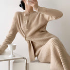 Damen Stricksatz mit Knopfleiste und weitem Bein