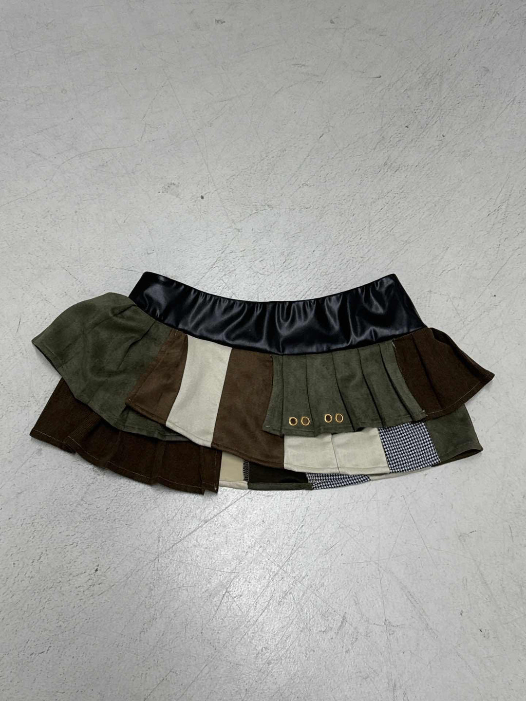 Damen Rock mit einzigartigem asymmetrischen Design und mehrlagiger Rüsche R&B