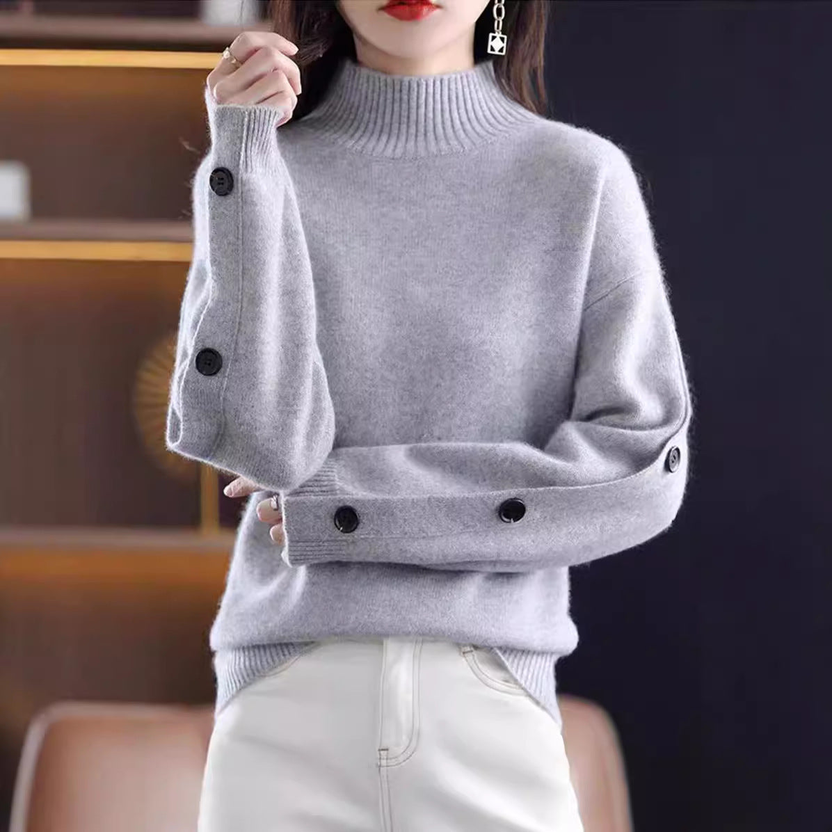 Damen Eleganter Rollkragenpullover mit Knopfdetails und weichem Material