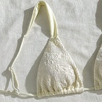 Damen Triangel-Bikini mit strukturiertem Oberteil und hochgeschnittenem Slip