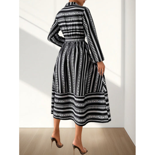 Damen Maxikleid mit modernem geometrischem Muster und schönem Taillengürtel R&B