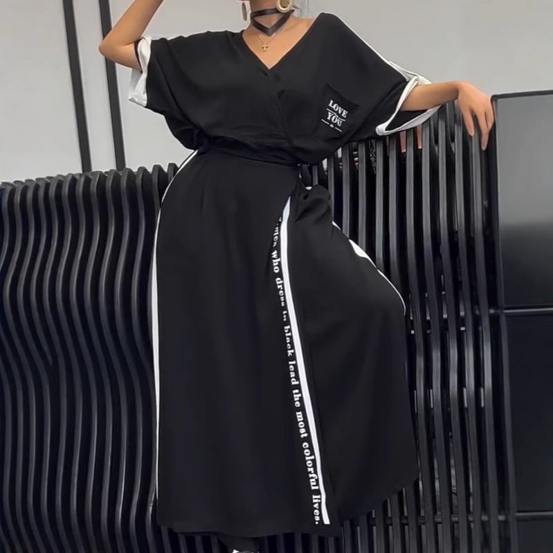 Damen nan sportlich-elegantes Maxikleid mit V-Ausschnitt, Taillengürtel, Kontrastseitenband und Brusttasche R&B