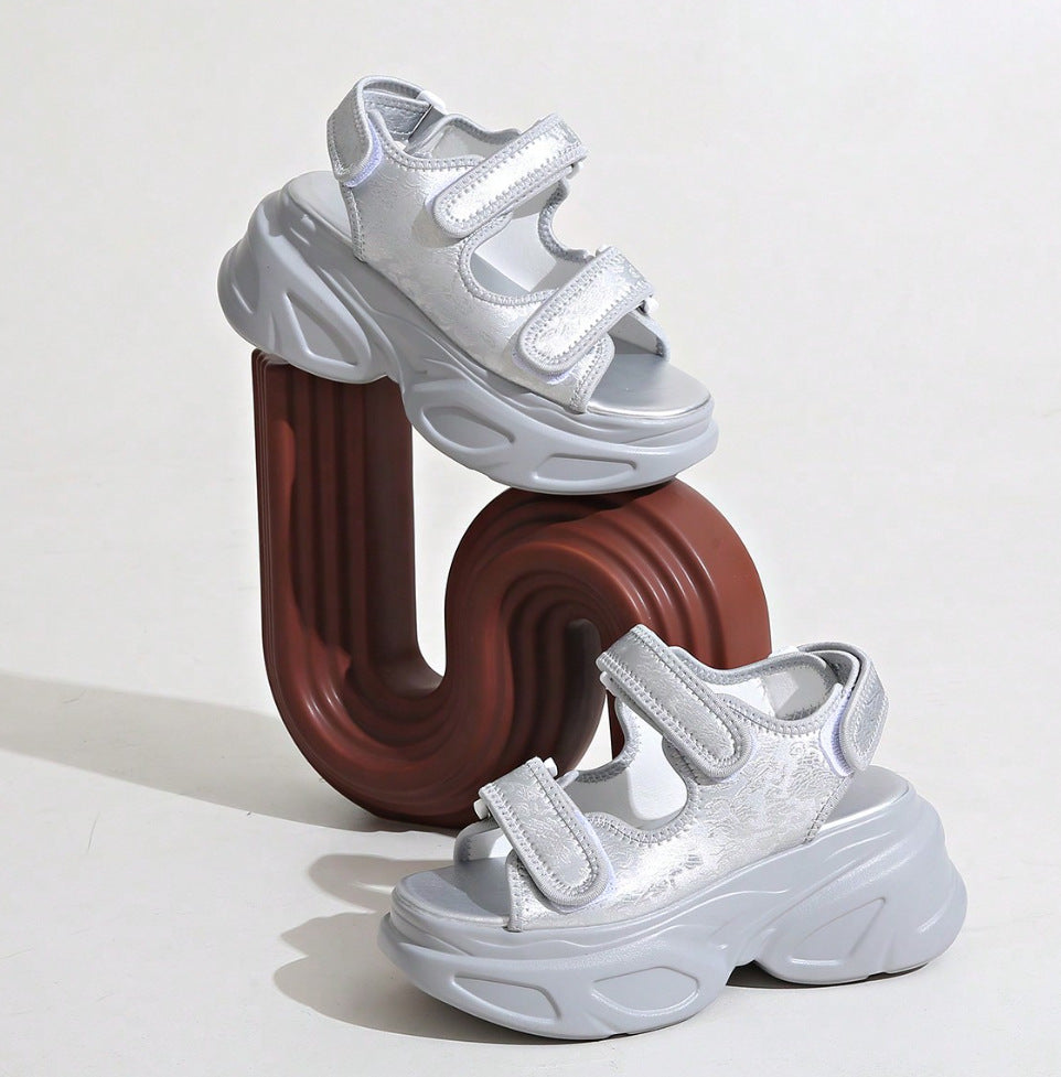Damen Glamouröse Plateau-Sandalen mit verstellbaren Riemen und funkelnden Applikationen R&B
