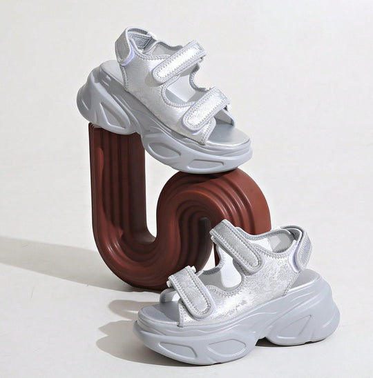 Damen Glamouröse Plateau-Sandalen mit verstellbaren Riemen und funkelnden Applikationen R&B