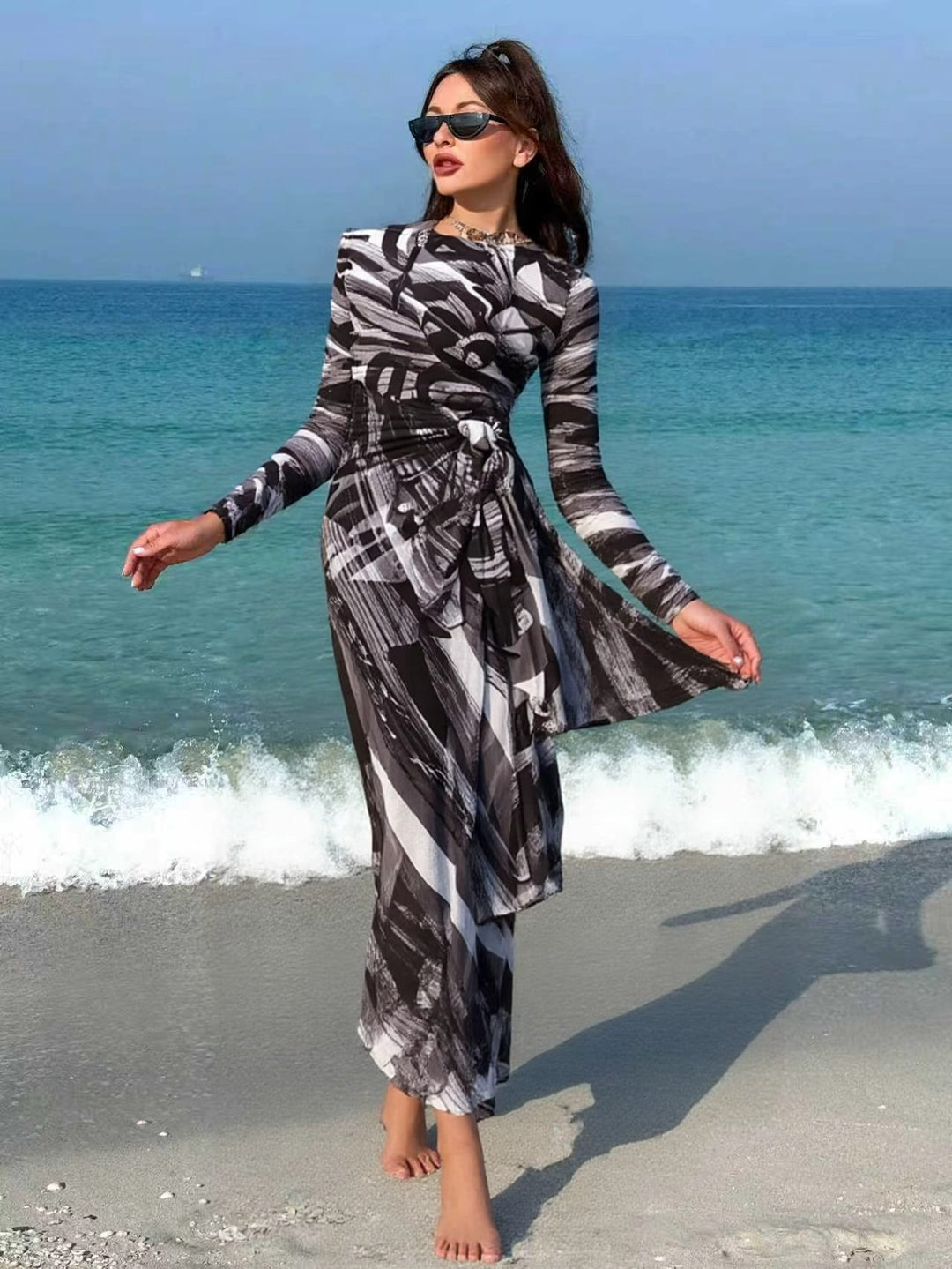 Damen Maxi-Strandkleid mit raffiniertem Wickeldesign R&B