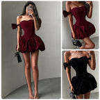 Damen Glitzerndes Cocktailkleid mit schulterfreiem Design und voluminösem Rock EB