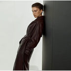 Damen Eleganter Kunstleder-Trenchcoat mit tailliertem Gürtel R&B