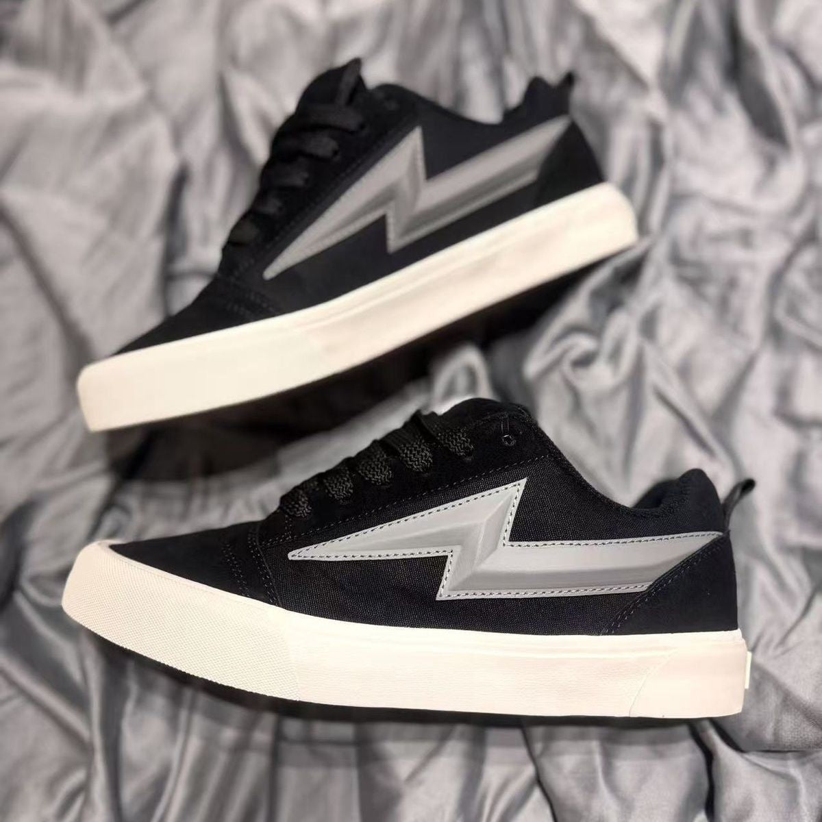 Damen Sportliche Sneakers mit dynamischem Blitzdesign R&B
