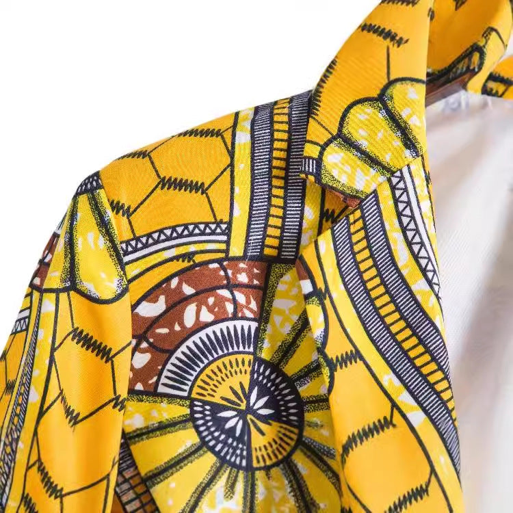 Damen Blazer mit auffälligem afrikanischen Muster und modernem Schnitt