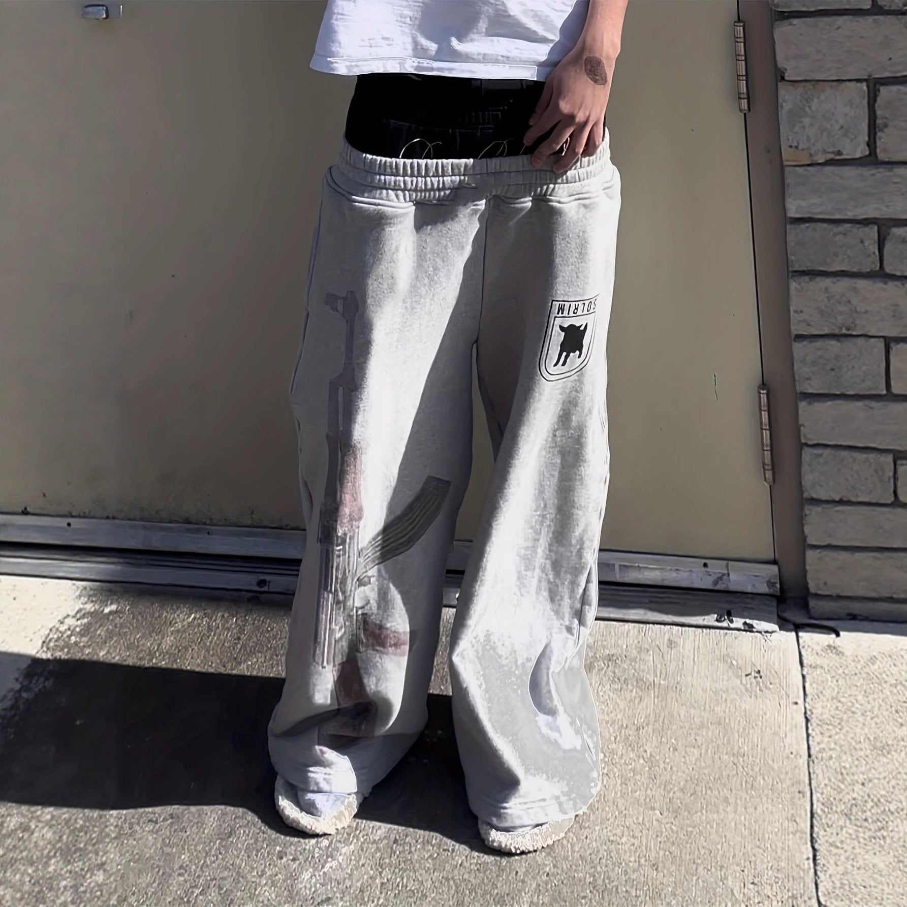 Herren Freizeithose mit einzigartigem Grafikdesign R&B