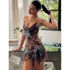 Damen flirtendes Minikleid mit floralem Volant und tiefem V-Ausschnitt R&B