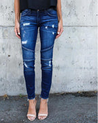 Damen schmal geschnittene Jeans mit modischem Rippdesign und ausgefranstem Saum