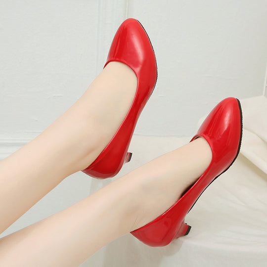 Damen nan spitz zulaufende Pumps in Hochglanz-Lackoptik mit niedrigem konischem Absatz gepolstertem Komfortfußbett und weichem Innenfutter R&B
