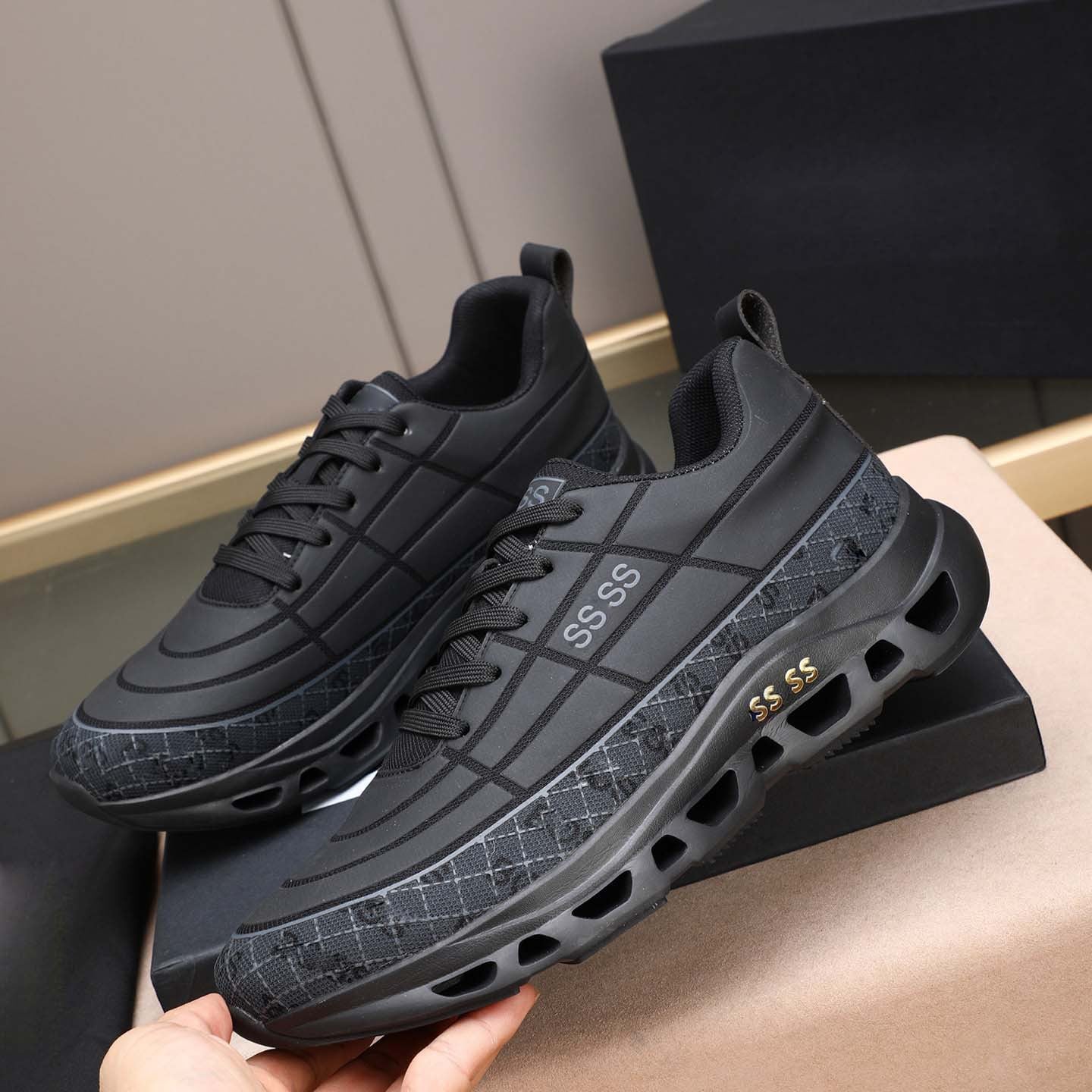 Damen Leichte Laufschuhe mit atmungsaktiver Oberflächenstruktur und dynamischem Dämpfungssystem R&B