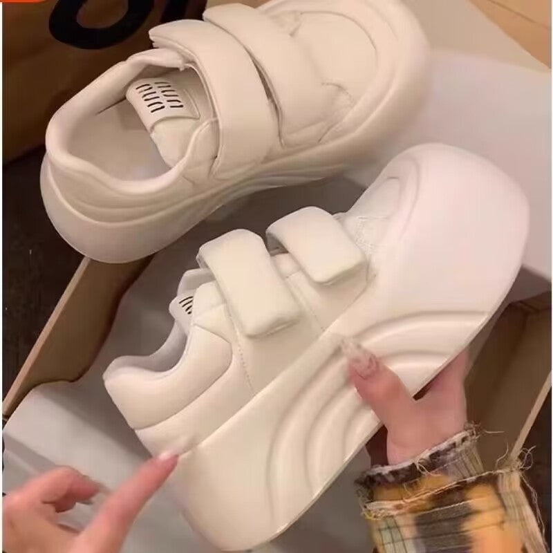 Damen Sneakers mit verstellbaren Klettverschlüssen und dämpfender Sohle R&B