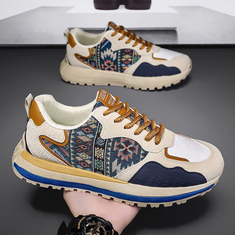 Damen Sportliche Sneakers mit attraktivem Ethno-Design EB