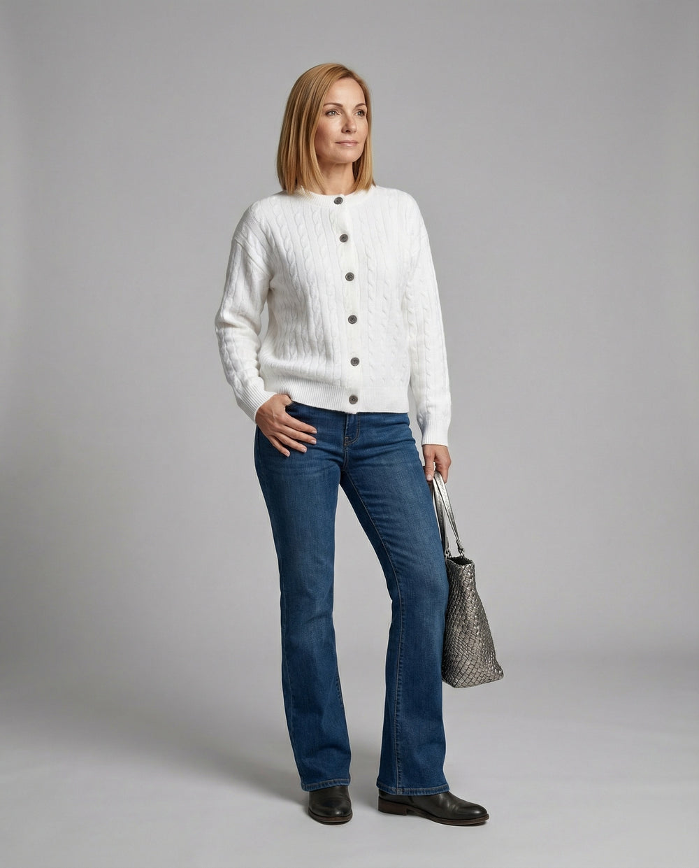 Damen grobgestrickter Zopfmuster-Cardigan mit Ballonärmeln, Rippenbündchen und dekorativer Knopfleiste R&B