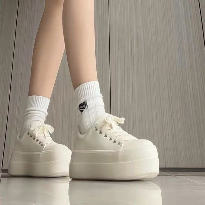 Damen Plateau-Sneaker mit stylischem Obermaterial und komfortabler Sohle R&B