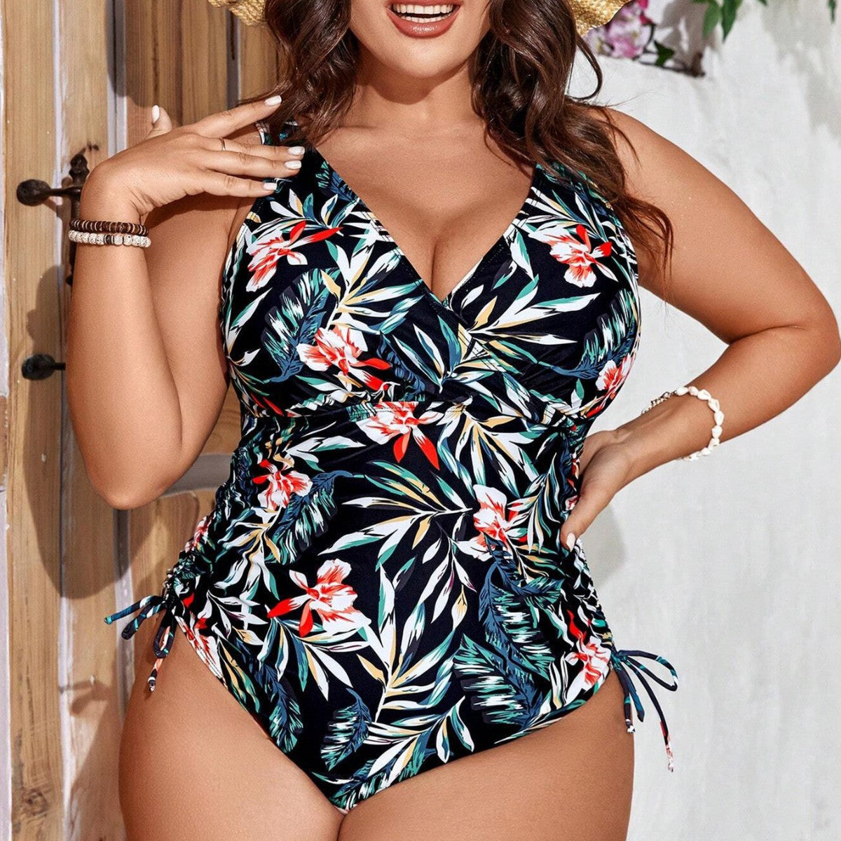 Damen Einteiler Badeanzug mit floralem Wickeldesign und figurformenden Raffungen R&B