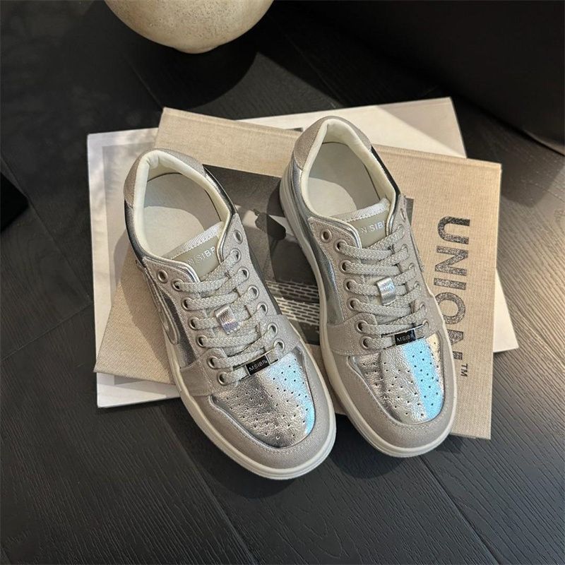 Damen modische Sneakers mit glänzenden Akzenten und atmungsaktiver Oberflächenstruktur R&B