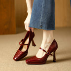 Damen elegante Mary Jane Pumps mit luxuriösem Glanz und modischem Riemendesign
