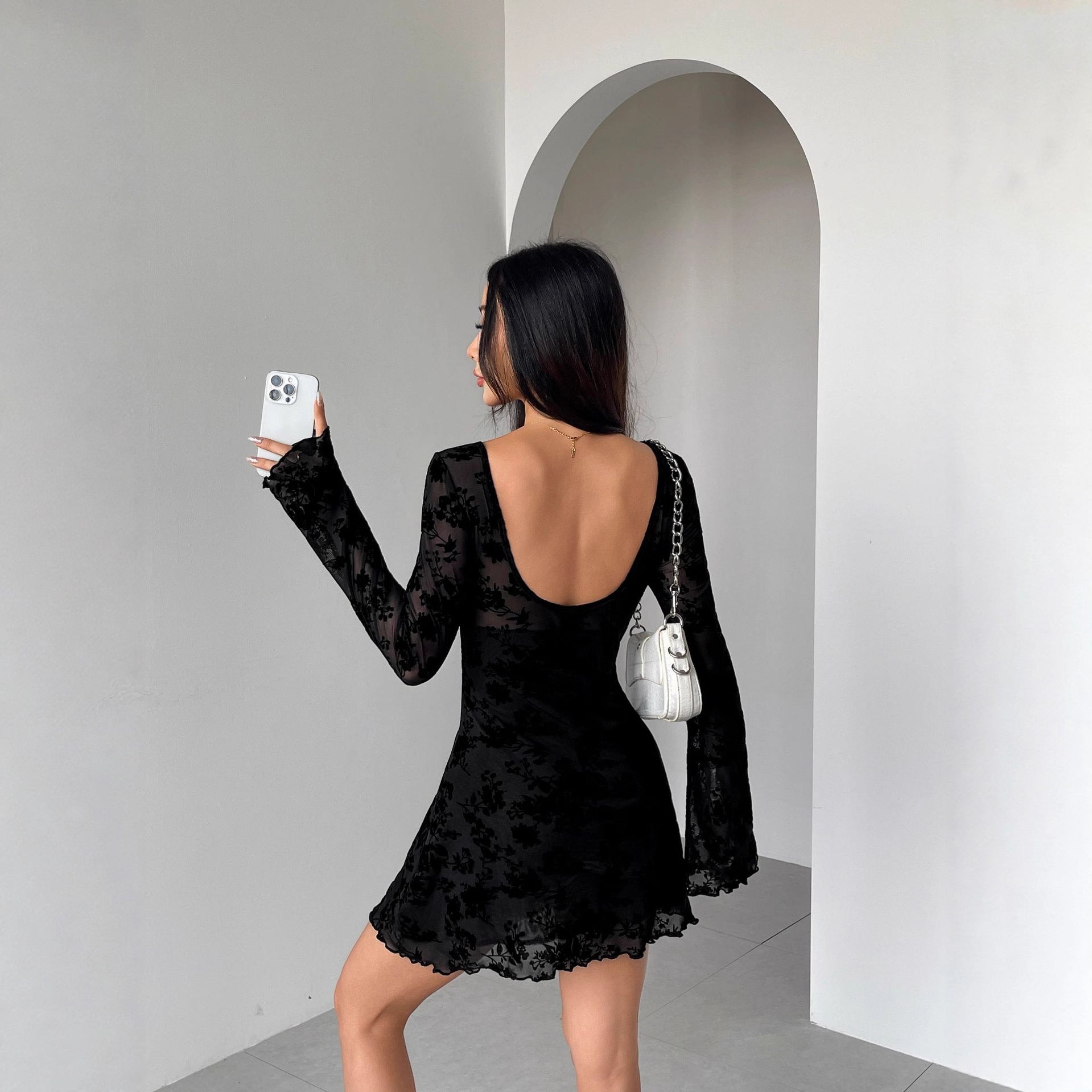 Damen nan kurzes Meshkleid mit floraler Samtflock-Optik, Ausschnitt-Öffnungen und Zierbändern R&B