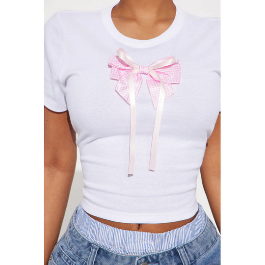 Damen cropped T-Shirt mit modernem Schriftzug und figurbetontem Schnitt R&B