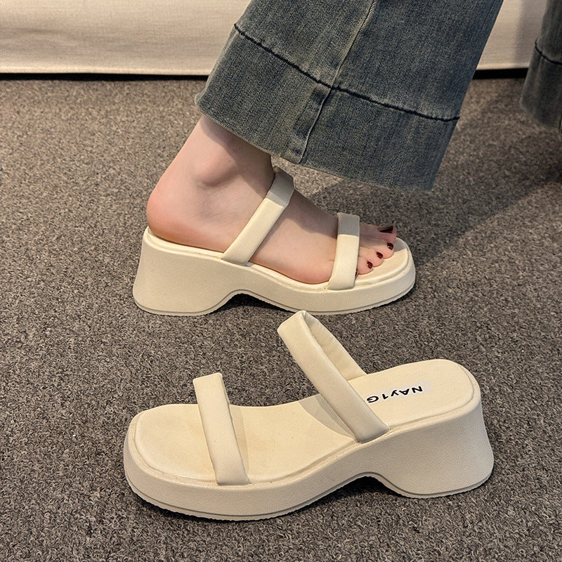 Damen Plüschsandalen mit innovativem Plateau R&B