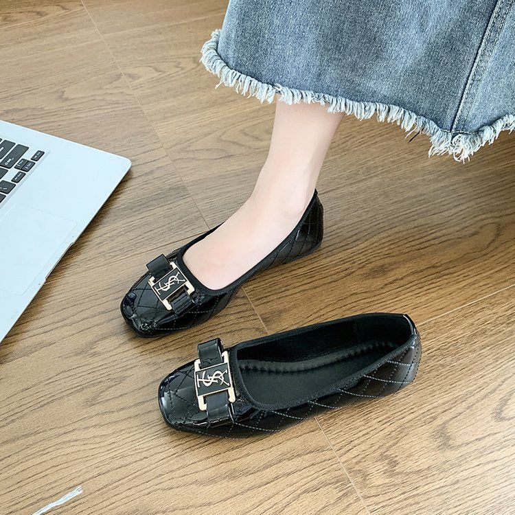 Damen elegante Ballerinas mit glattem Lackfinish und auffälligem Logo R&B