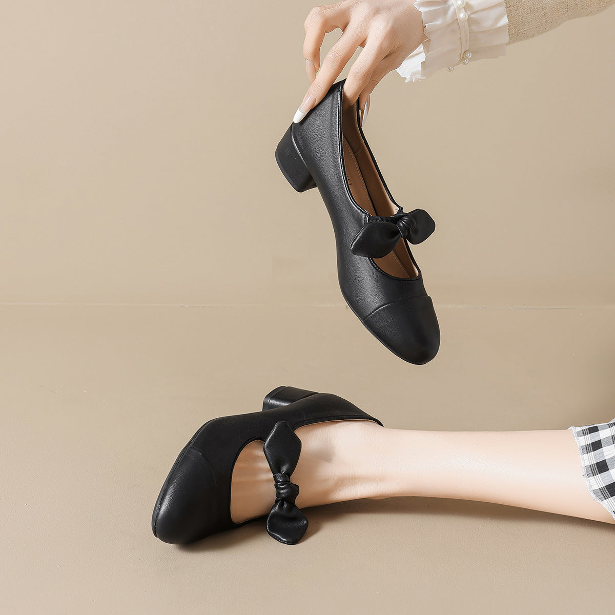 Damen elegante Ballerinas mit dekorativem Schleifenakzent und klassischem Farbblockdesign