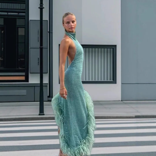 Damen Festliches Pailletten Abendkleid mit asymmetrischem Saum und Federdetails R&B