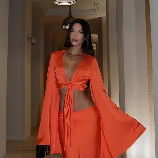 Damen Elegantes Maxikleid mit ausgestellten Ärmeln und tiefem V-Ausschnitt R&B