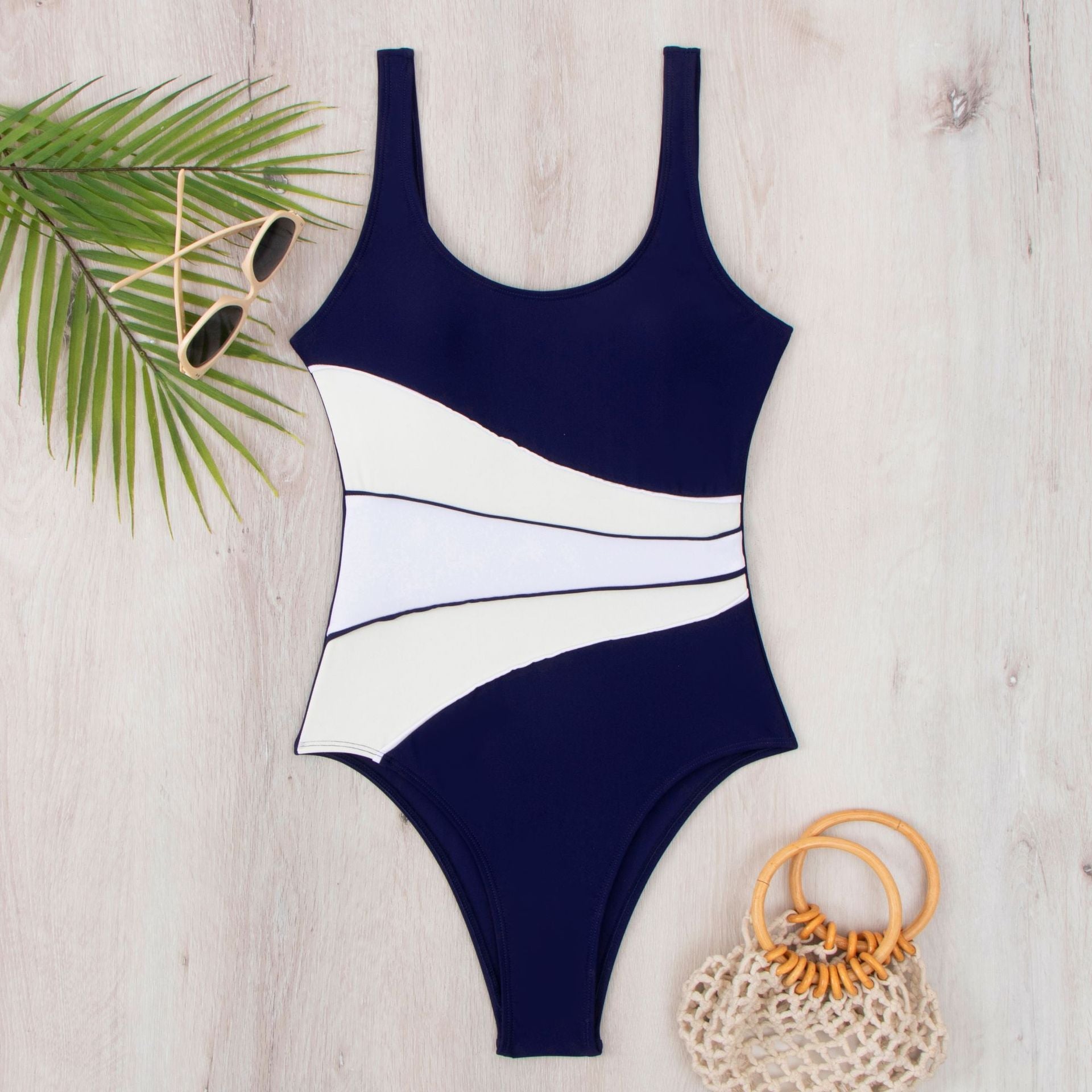 Damen Einteiler Badeanzug mit elegantem Farbverlauf und modischen Trägerdetails R&B