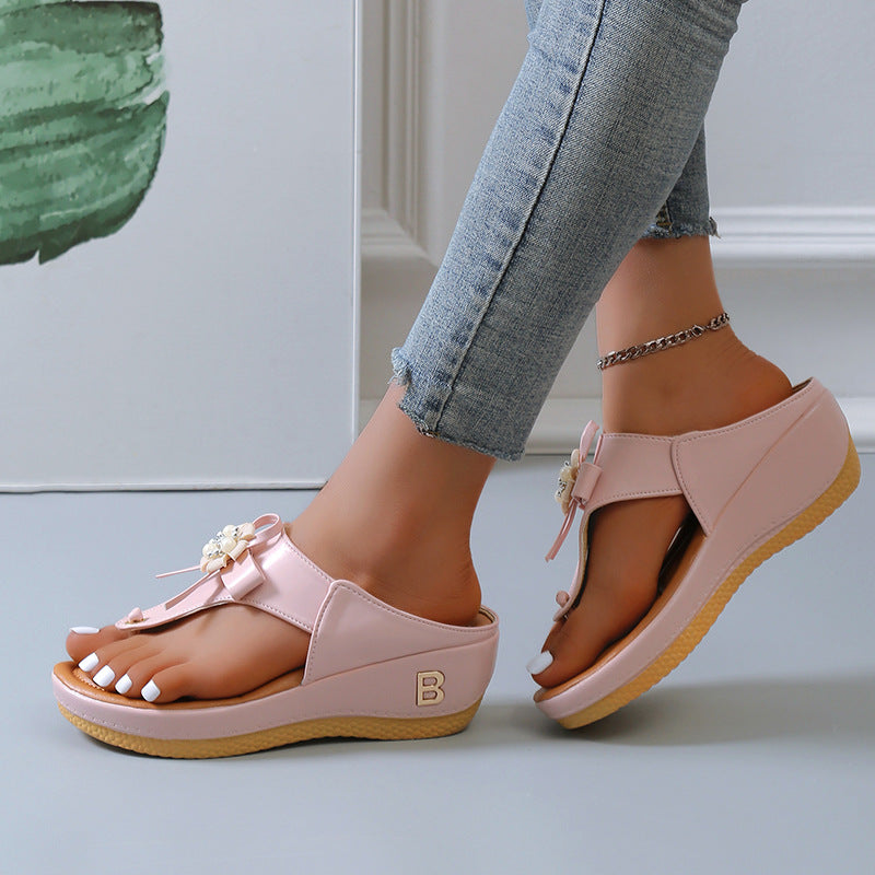 Damen Plateau-Sandalen mit dekorativem Blumendesign und komfortablem Fußbett R&B